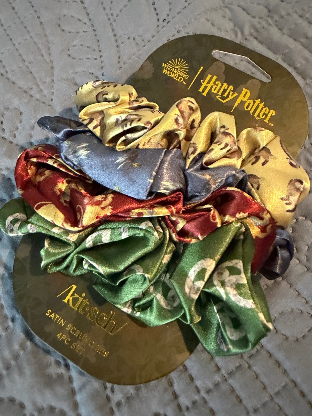 Kitsch & Harry Potter—Official Hogwarts Houses Satin Scrunchie Set RARE! NWT